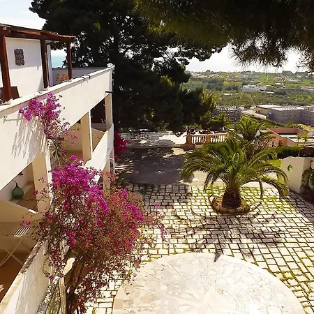 Residenza Collina Dei Pini Aparthotel