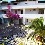 Residenza Collina Dei Pini Apartahotel 3*