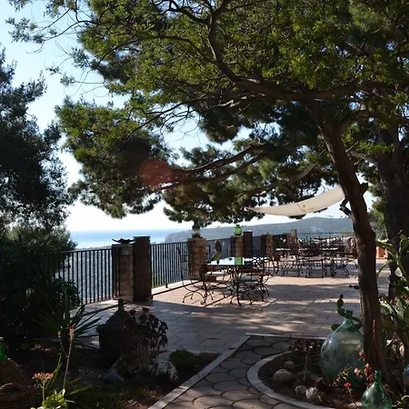 Residenza Collina Dei Pini מלון דירות ויאסטה