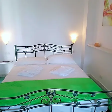 Ξενοδοχείο με διαμερίσματα Residenza Collina Dei Pini Βιέστε