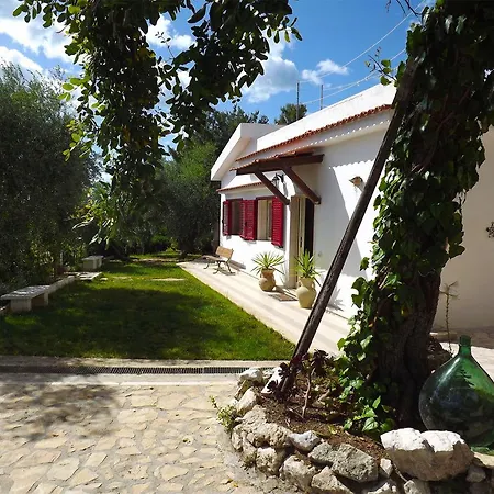 Lägenhetshotell Residenza Collina Dei Pini 4*