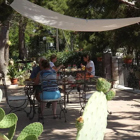 Lägenhetshotell Residenza Collina Dei Pini