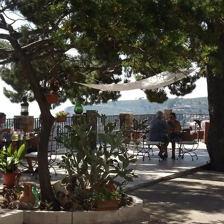 Residenza Collina Dei Pini ヴィエステ