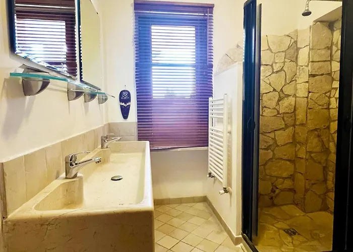 Residenza Collina Dei Pini 4* ויאסטה