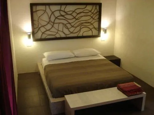 Residenza Collina Dei Pini מלון דירות ויאסטה