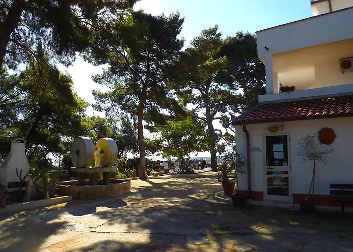 Aparthotel Collina Dei Pini 4*
