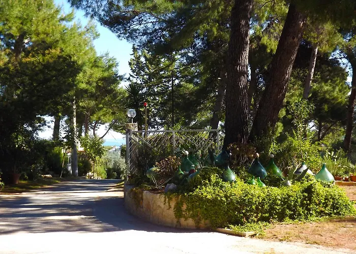 Residenza Collina Dei Pini מלון דירות 4*
