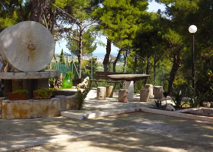Residenza Collina Dei Pini ויאסטה